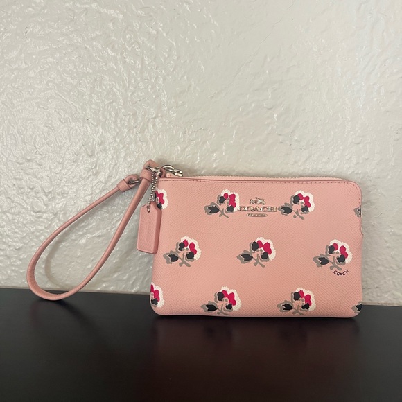 NWOT - Coach Floral Corner Zip Wristlet - Picture 2 of 9